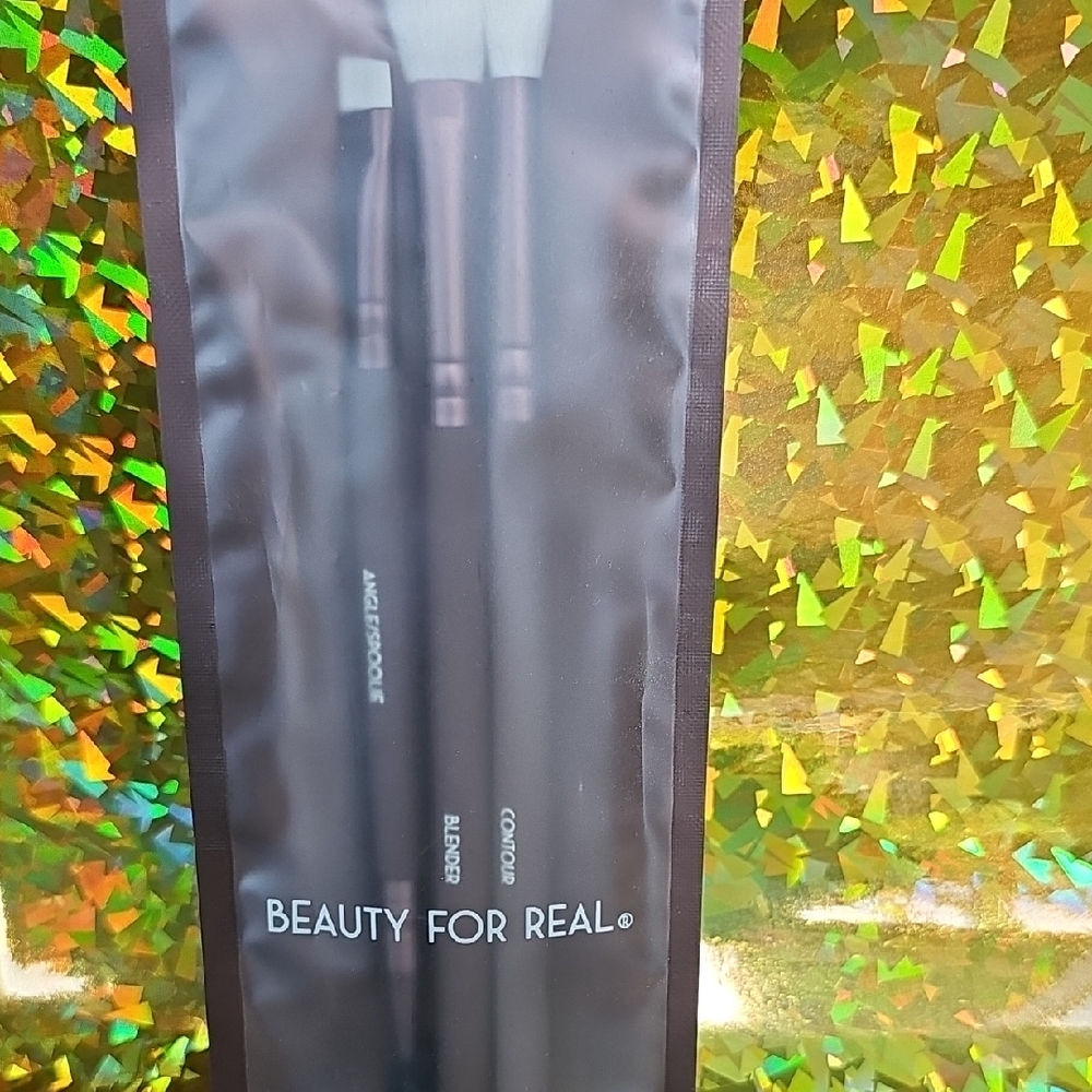 Beauty For Real Black Makeup Brush Trio - Eye Blender, Contour & Angled Sponge